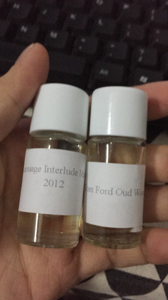 Perfume oil Perfume oil