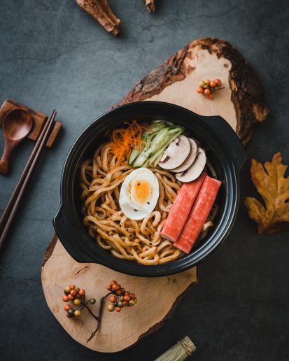 mae-mu-noodles-vegetables-egg.jpg